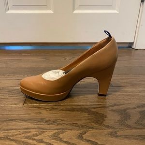 Pump heels